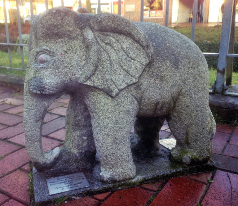 Elefant Skulptur Innenstadt